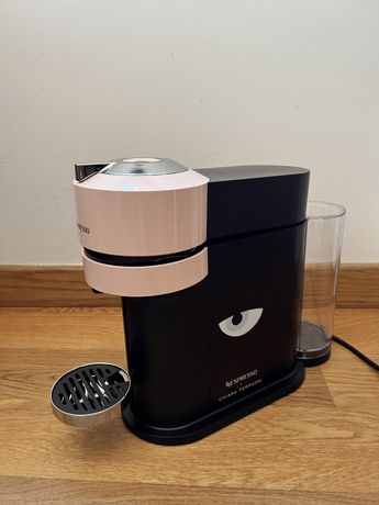 Máquina de café Nespresso Vertuo Chiara Ferragni Edição Limitada