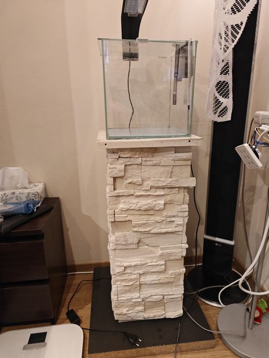 Akwarium kostka 25x25x25 cm ze stolikiem i wyposażeniem