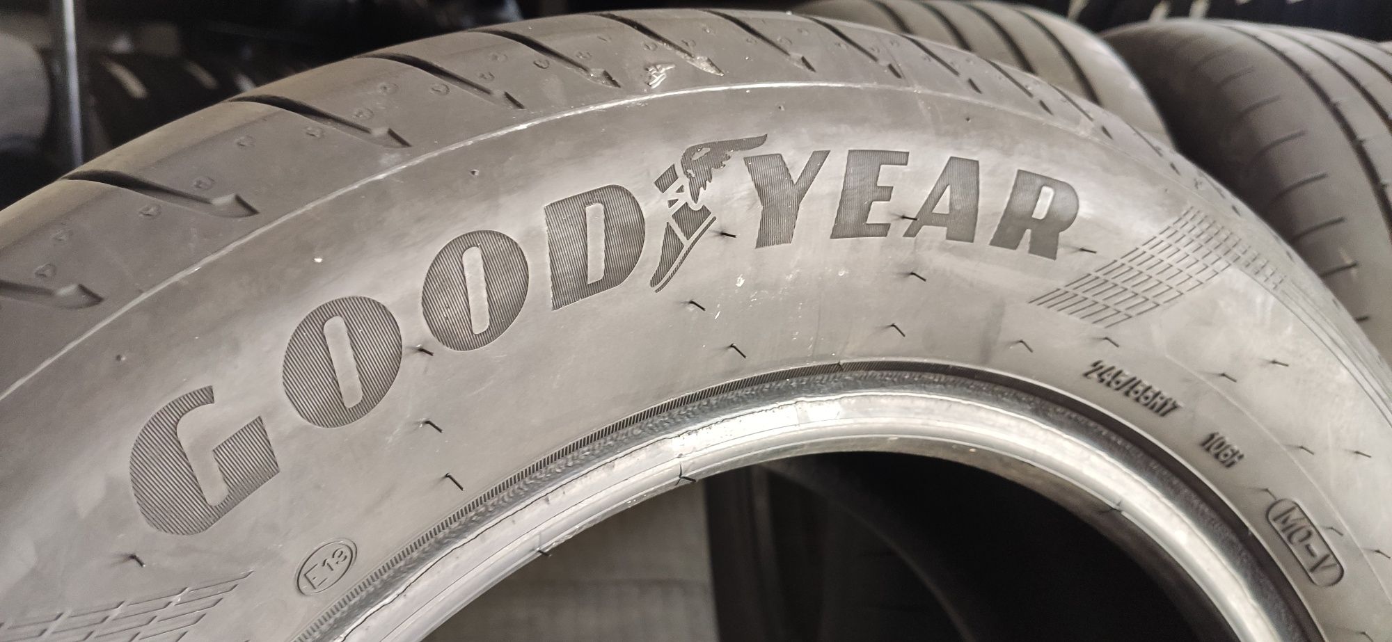 Резина R-17 245/55 106H "Good Year" шины