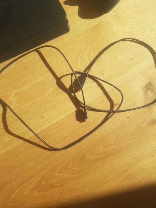 Reservado (PlayStation 4 Slim – 872,8 GB + 2 comandos + FC )