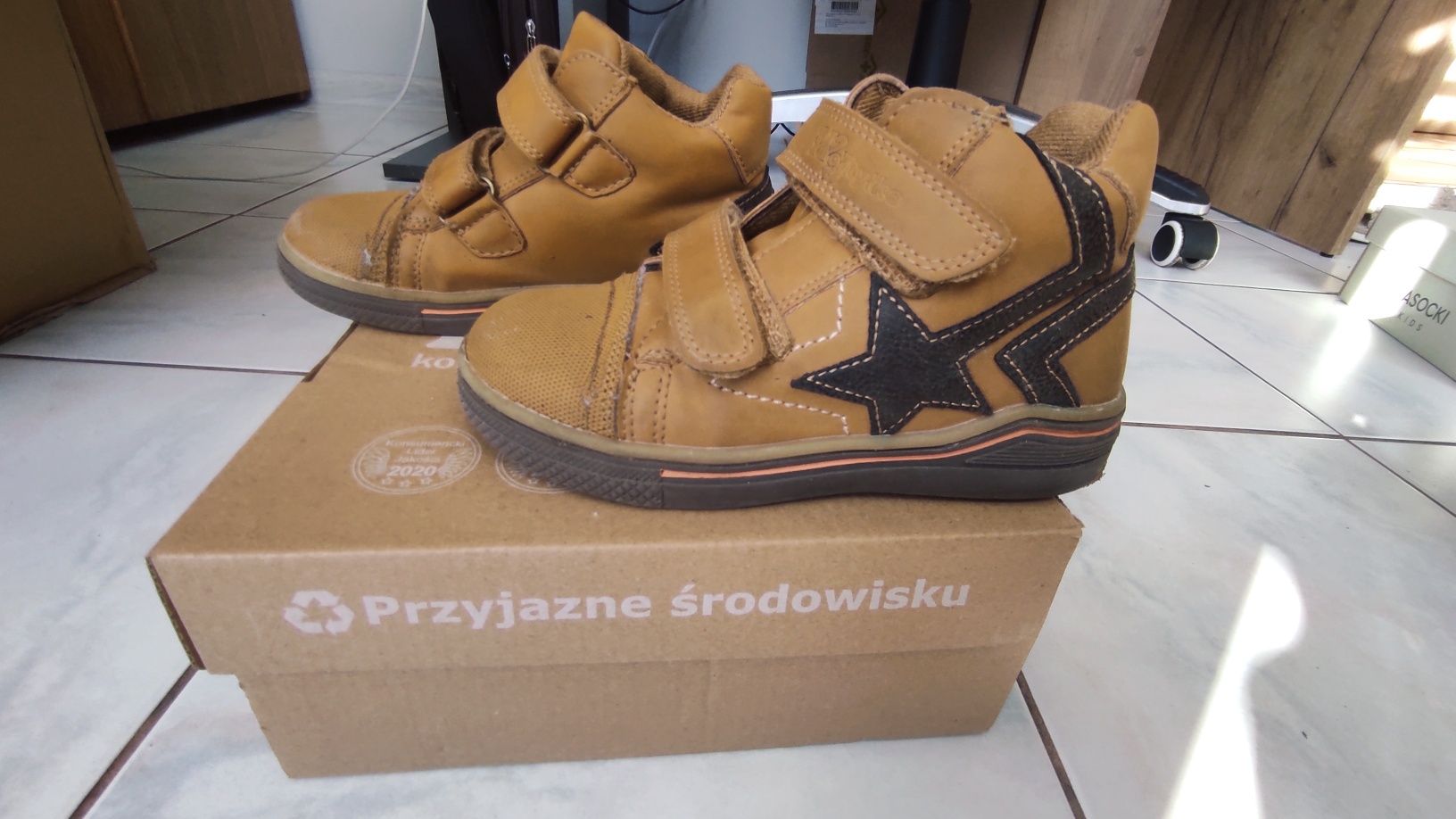 Buty jesienne wiosenne trzewiki chłopięce r. 28 Wojtyłko