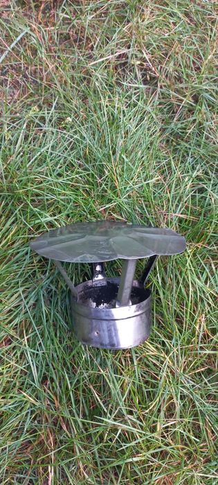 Dach z grubej blachy na komin średnicy 13 cm