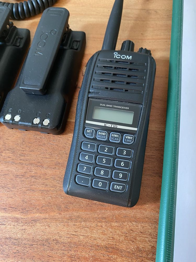 Icom IC-T10 ręczniak dwupasmowy 2m 70cm + Radio + Dodatki