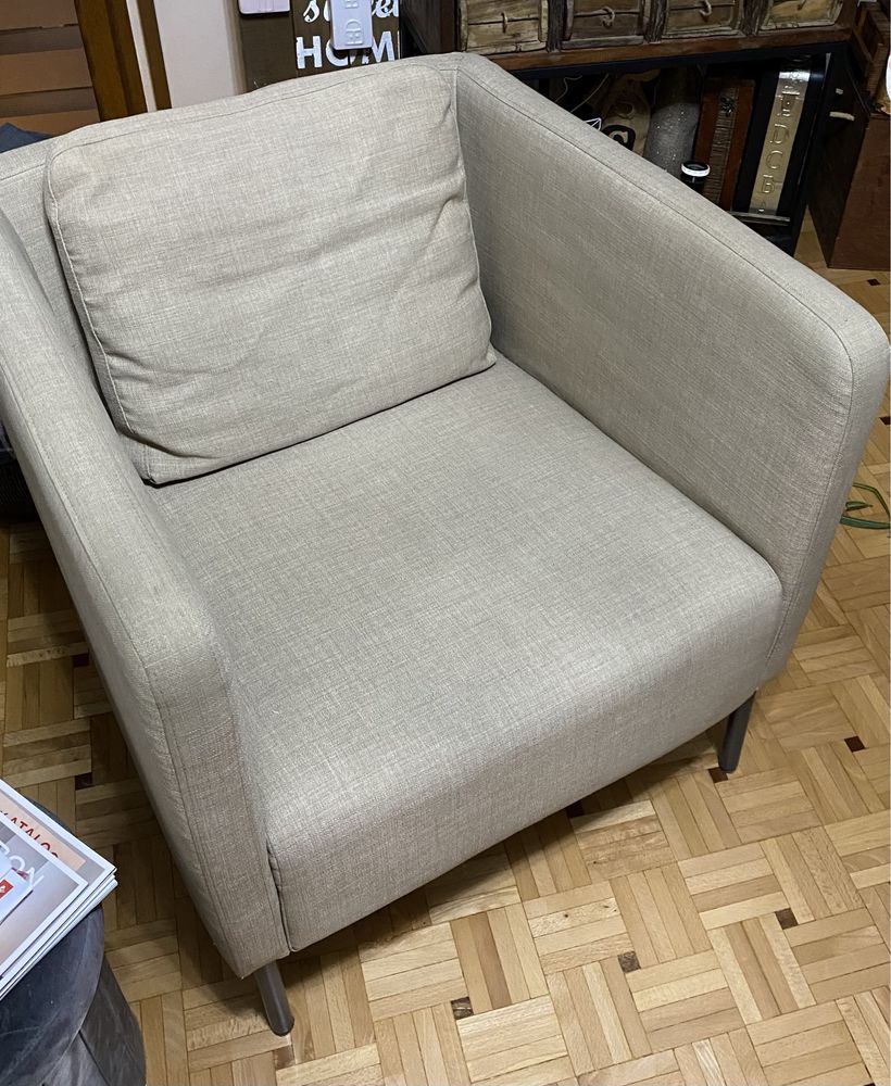 2 fotele kwadratowe klocki Ikea jasnobeżowe loft retro