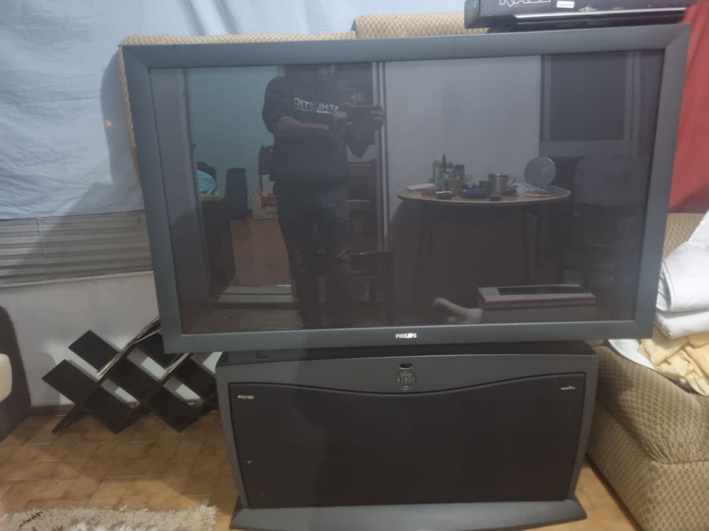 Tv panoramica bom estado