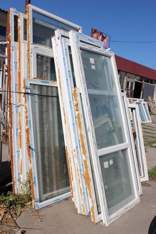 Продам Новые металлопластиковые двери 25 штук 2350*970