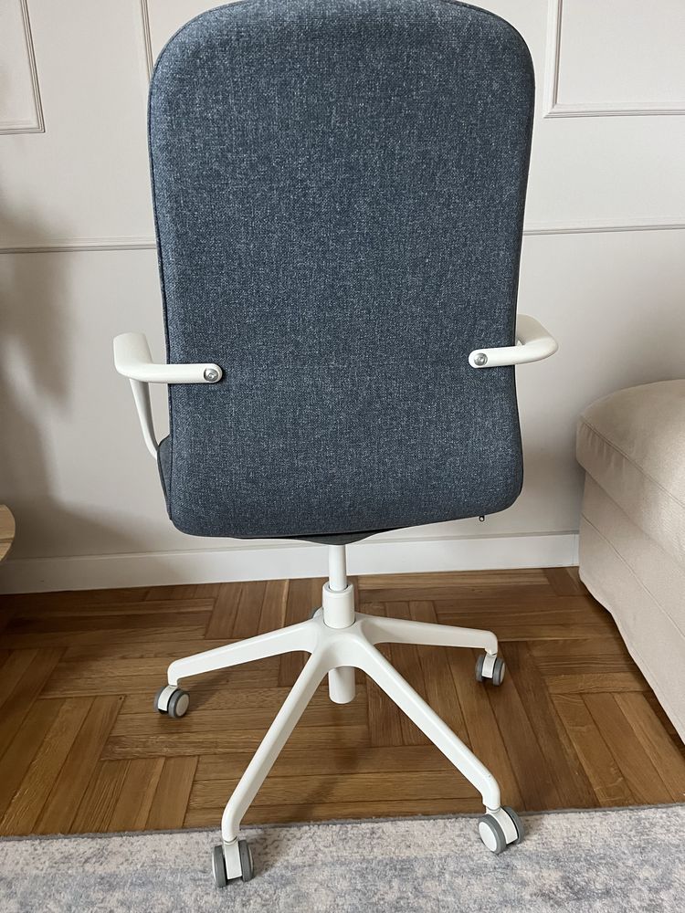 Krzesło biurowe IKEA LÅNGFJÄLL – niebieskie