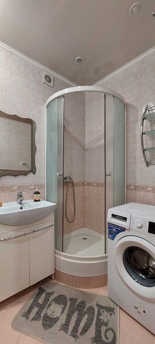 Здаю 1 к.кв по Дорошенка (р-н Парк Шевченка) Відмінний стан.