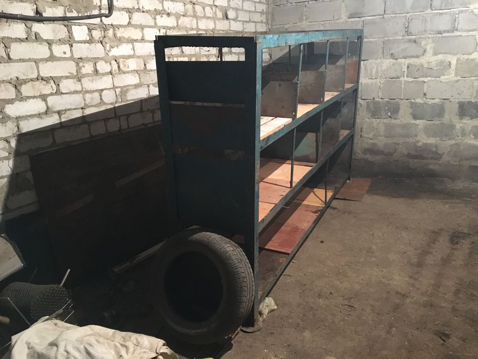 Продам стеллаж большой