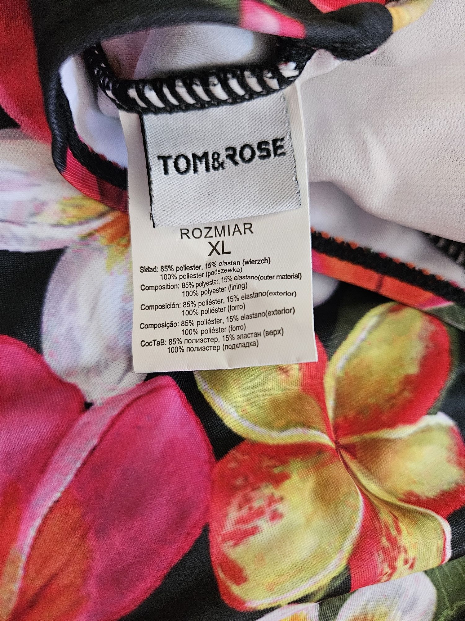 Strój kąpielowy w kwiaty Tom&Rose rXL