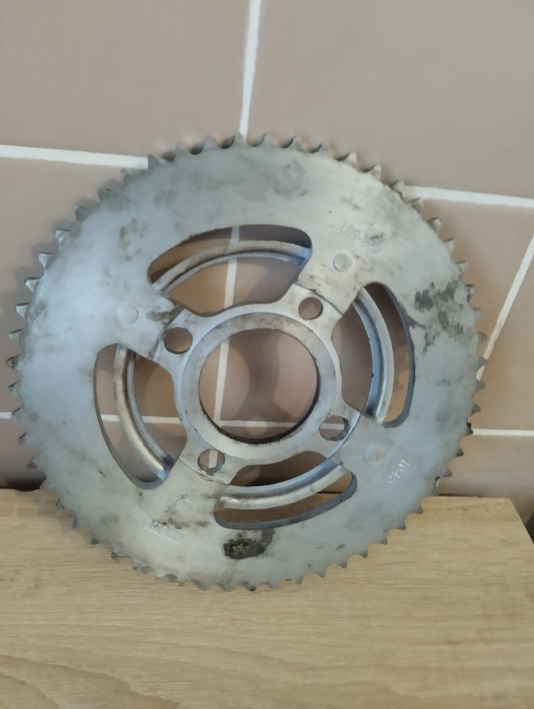 Продам зірку на мотоциклі марки CHOHO 428-56T