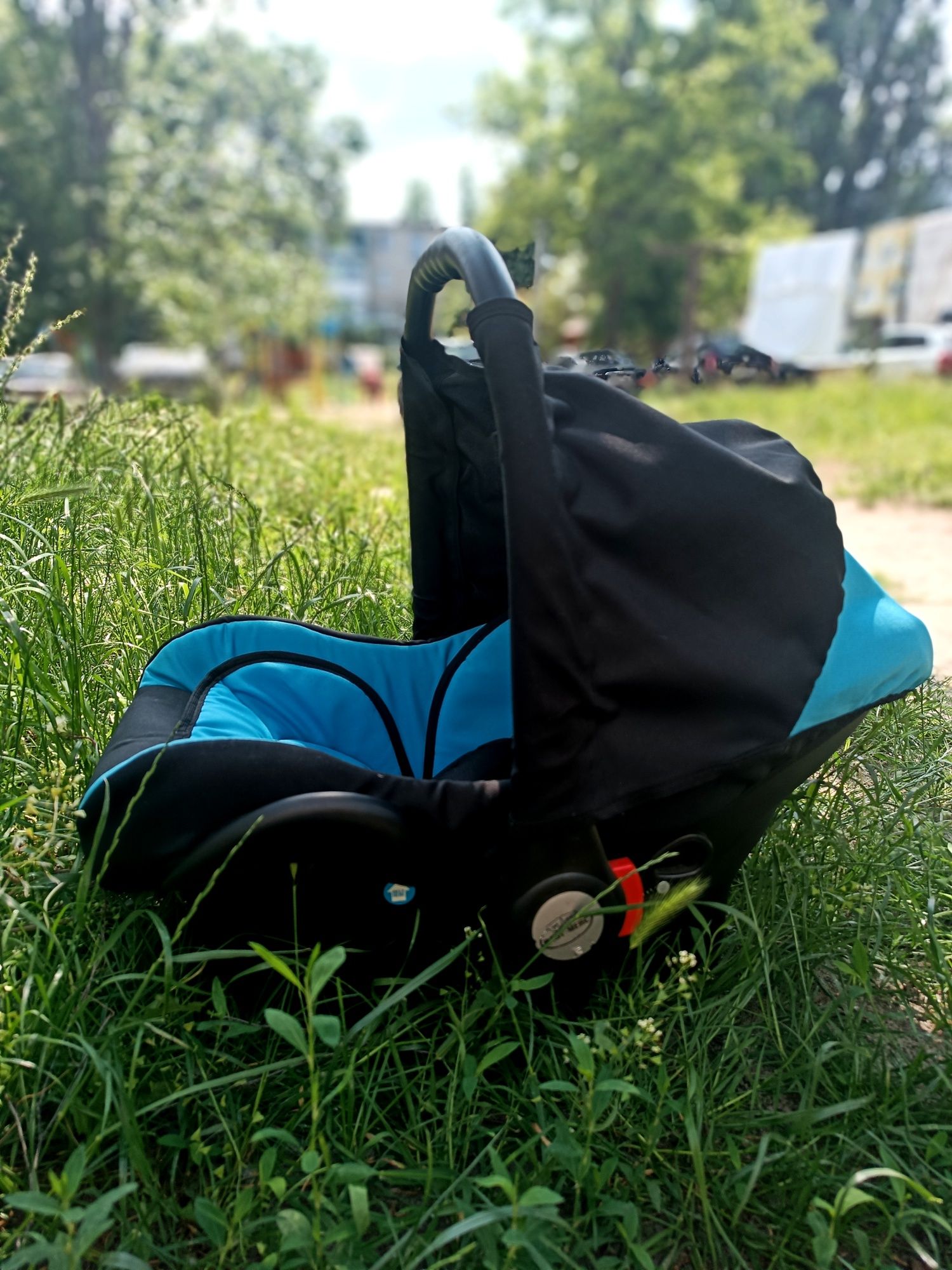 Продам автокрісло/переноску baby merc 0-10кг