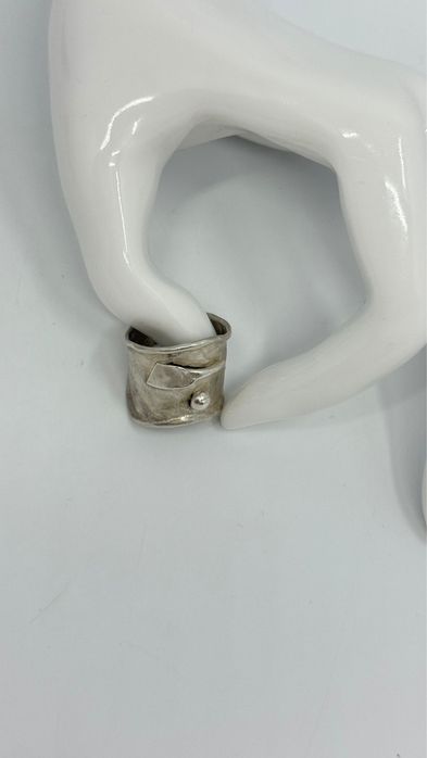 Srebrny piercionek p.925