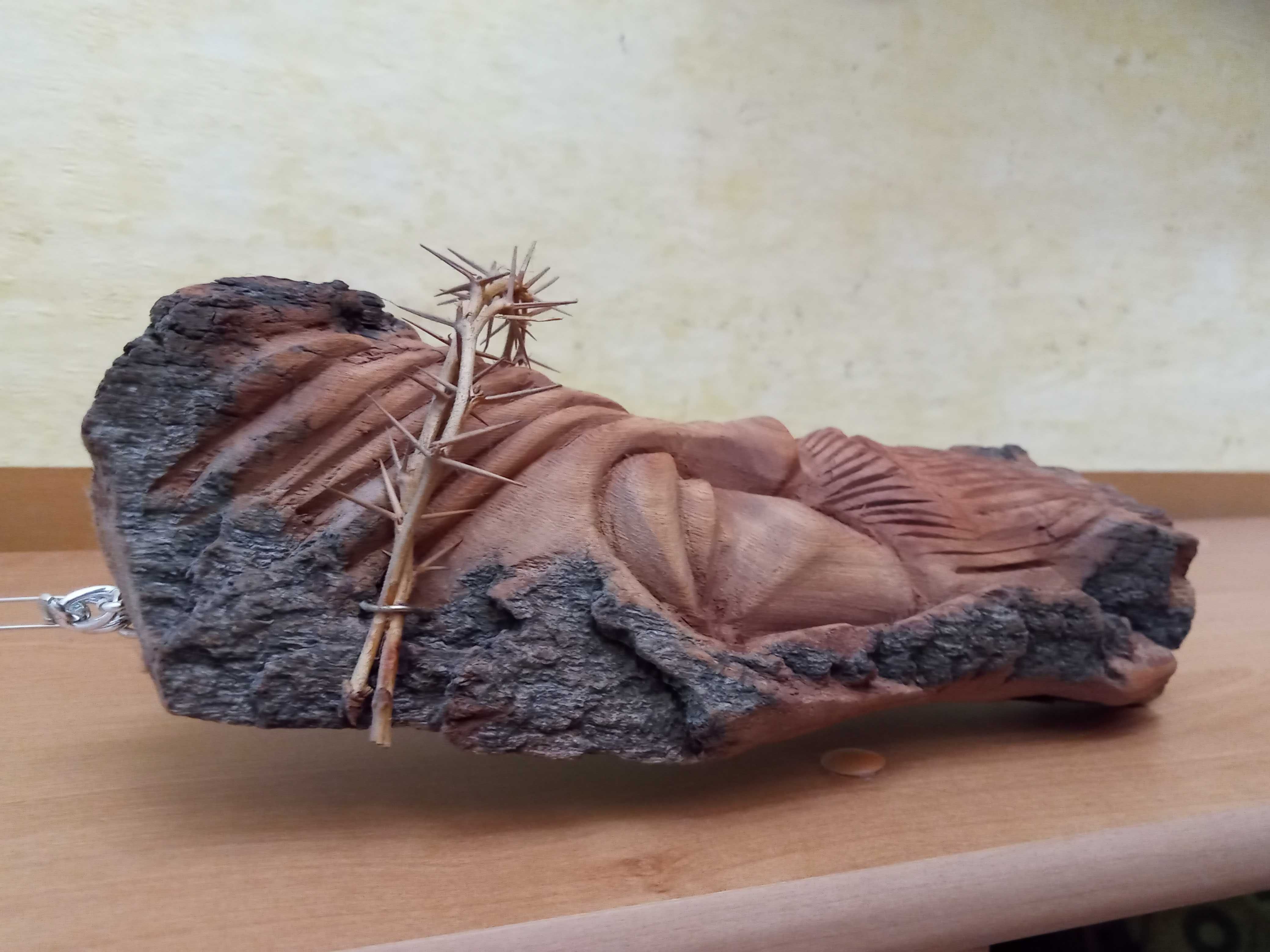 płaskorzeźba drewniana - Jezus w koronie cierniowej - 22 x 12 cm
