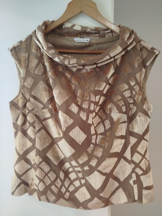 Blusa em tecido aveludado