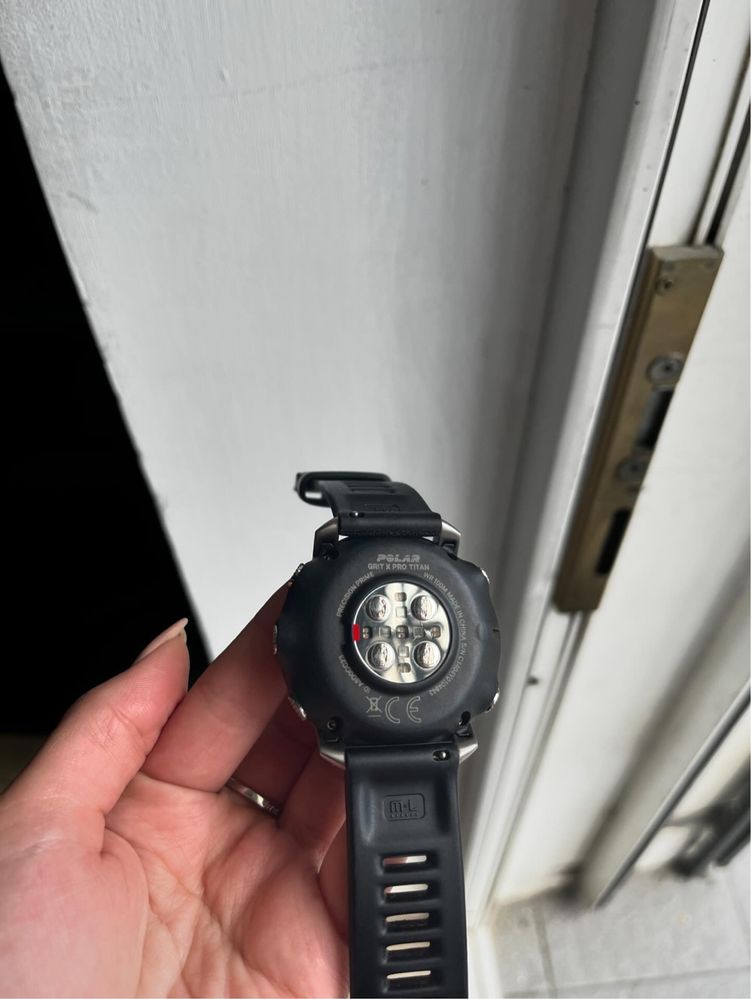 Смарт-годинник Polar Grit X Pro Titan