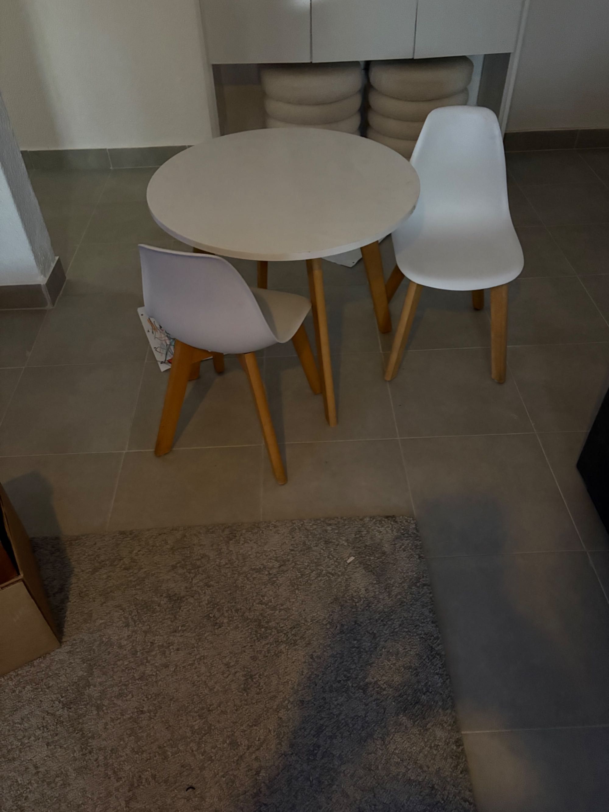 Mesa de criança C/ 2 cadeiras