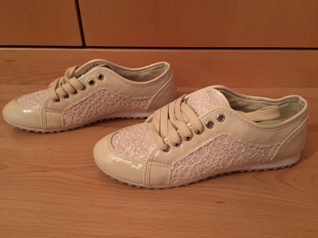 Sapatilhas pérola Nº 38 NOVAS