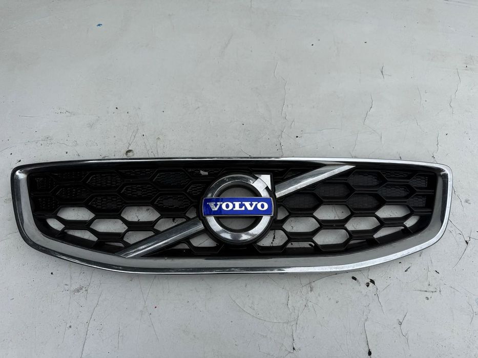 GRILL ATRAPA ZDERZAK PRZOD VOLVO C30 LIFT 2010- 31290486