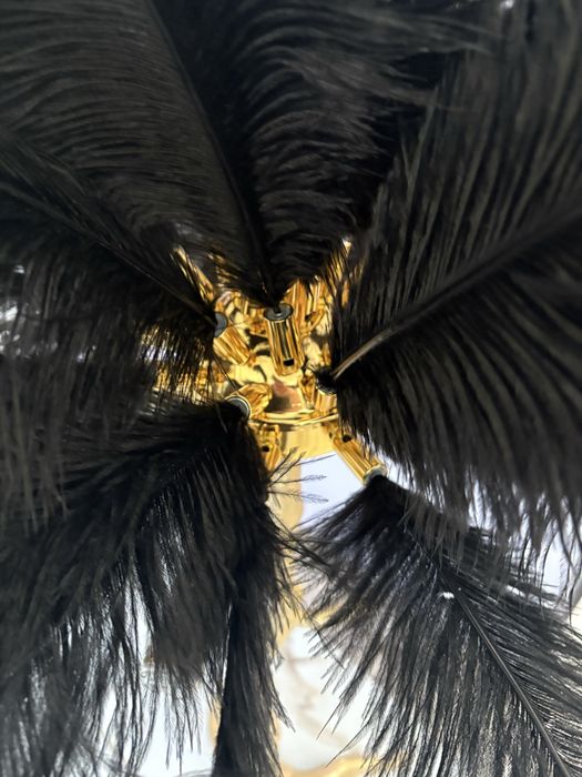 Przesliczna lampa podlogowa z piorami 120 cm wysokosc