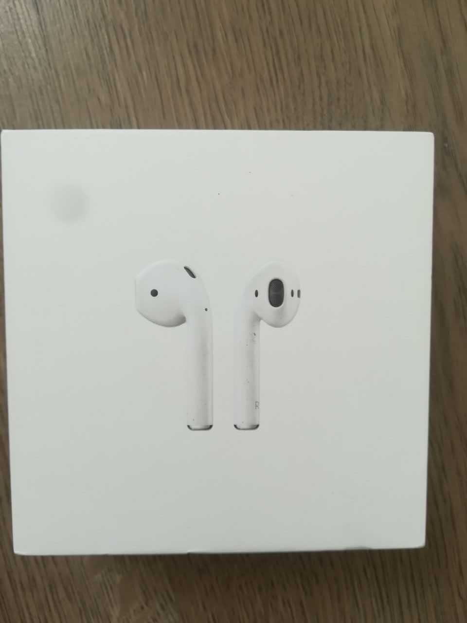 Наушники Apple AirPods with Charging Case (MV7N2)