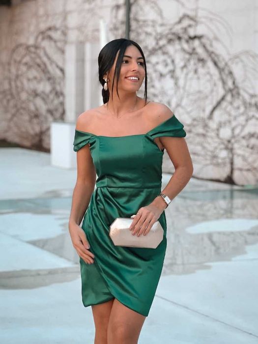 Vestido verde garrafa