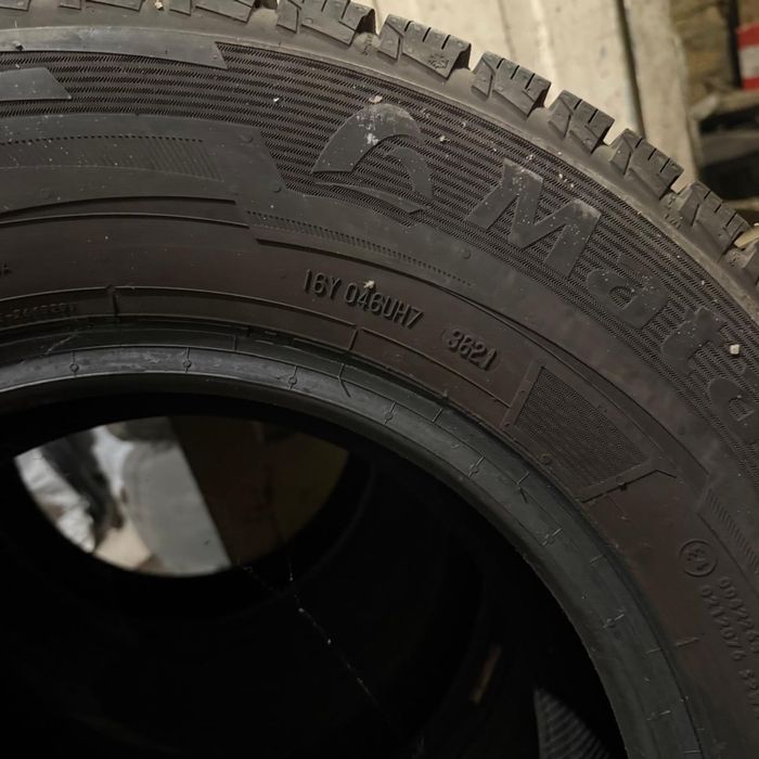 Продам зимові шини 225/70r15C Matador