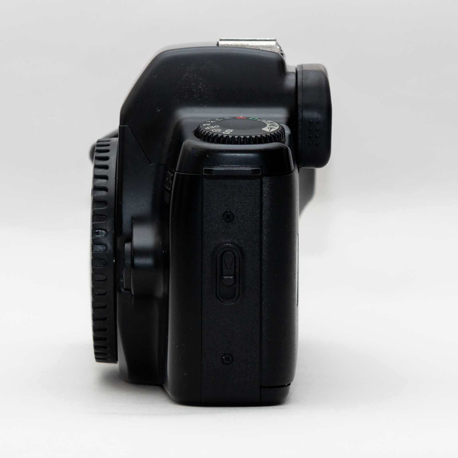 Canon EOS 1000 - Filme 35mm / Sistema EOS