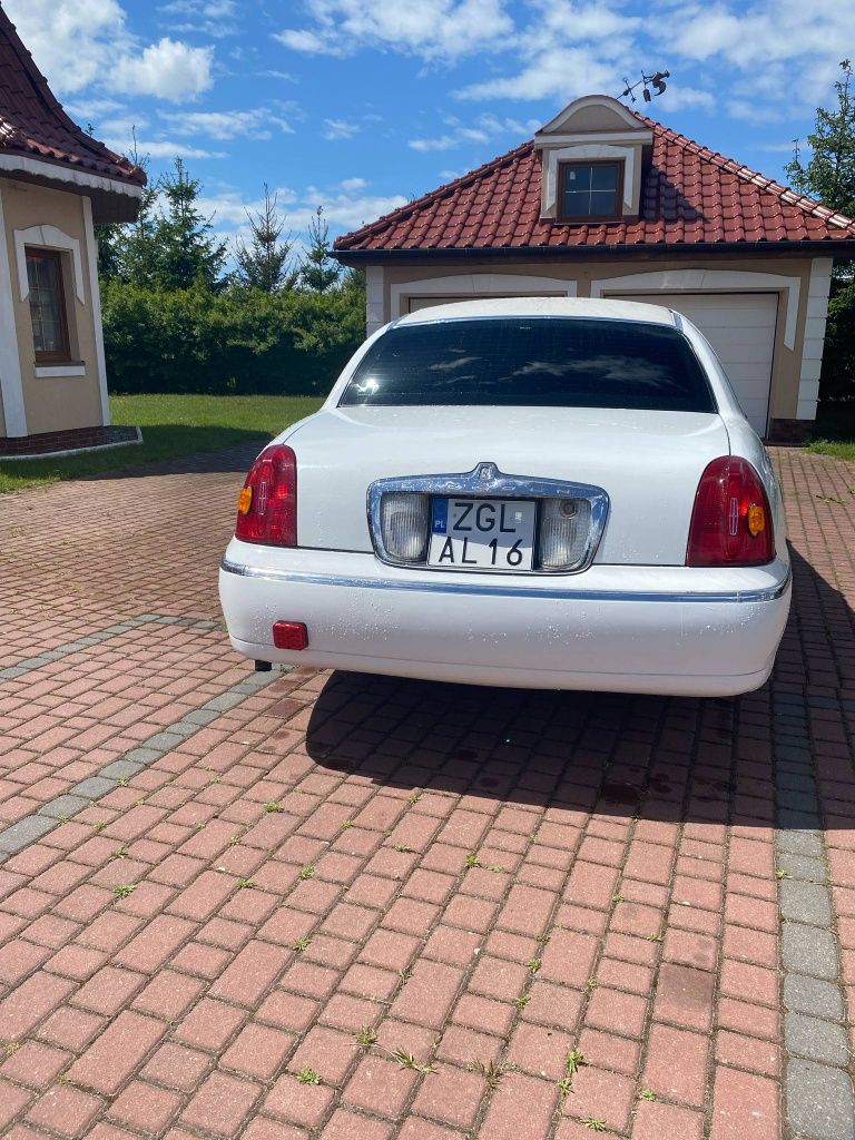 Sprzedam limuzynę Lincoln town car