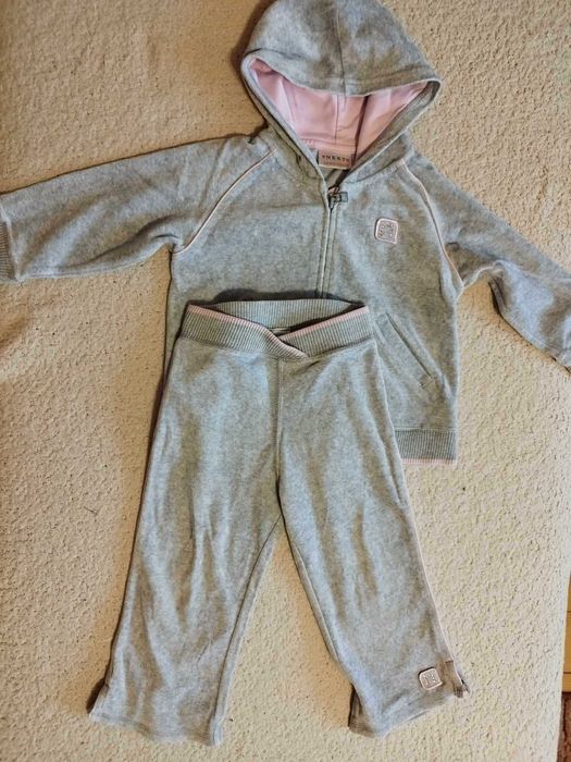 paczka 9 sztuk 3 podkoszulki 3 bezrękawniki dres spodnie 116-122