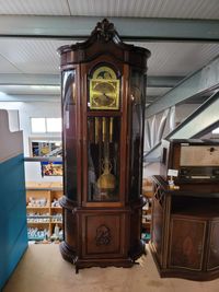 Imponente relógio de pendulo - totalmente revisto e vendido com gar