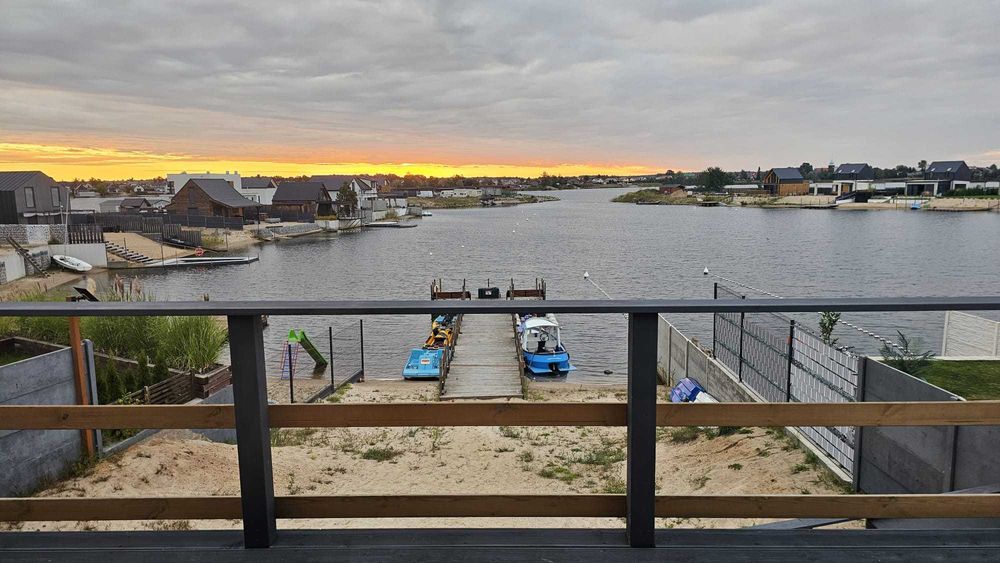Sylwester, dom letniskowy z prywatną plażą i jacuzzi nad jeziorem