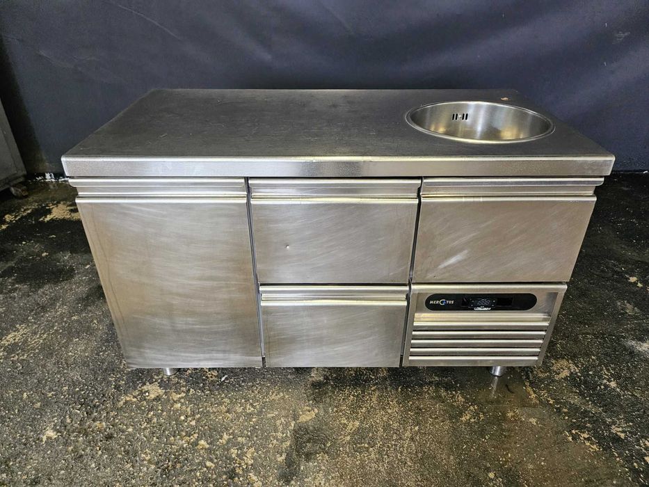 Bancada refrigerada com lava loiça