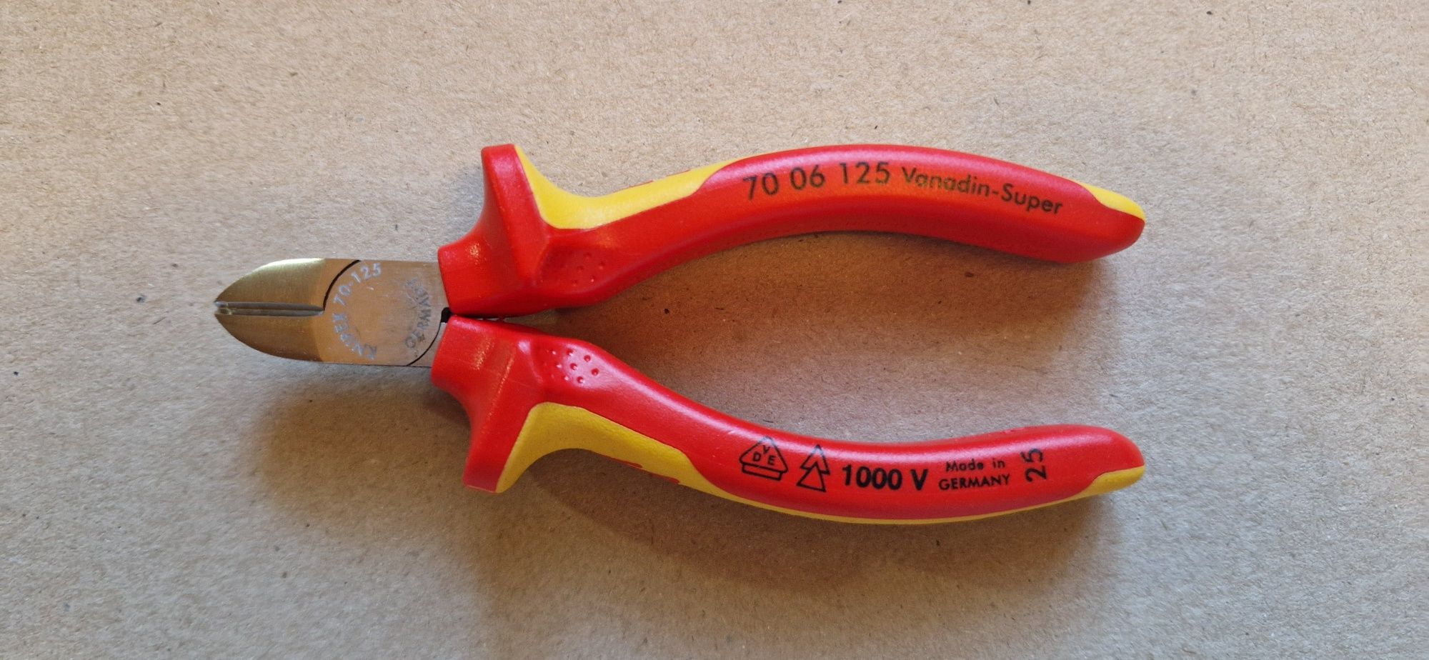 Kombinerki, szczypce i obcinaczki - KNIPEX - VDE 1000V