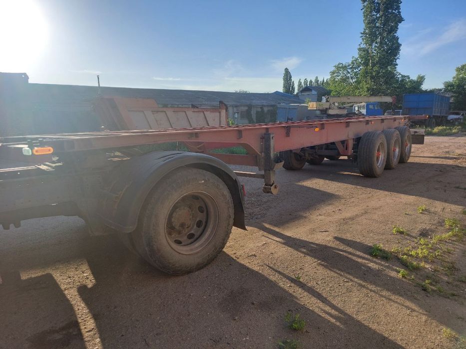 Напівпречип Контейнеровоз