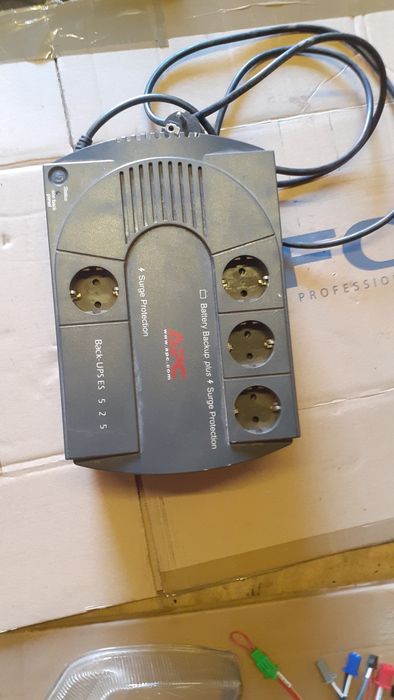 Бесперебойник UPS 525