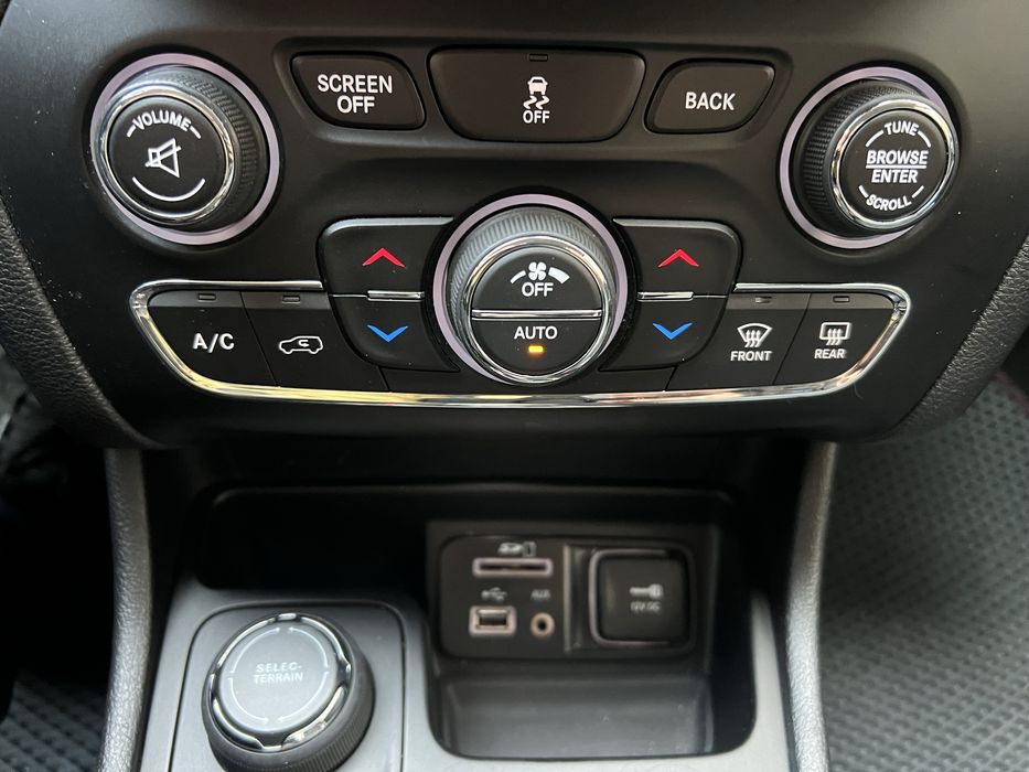 Jeep Cherokee Limited 4х4 газ/бензин Шкіра/ підігріви