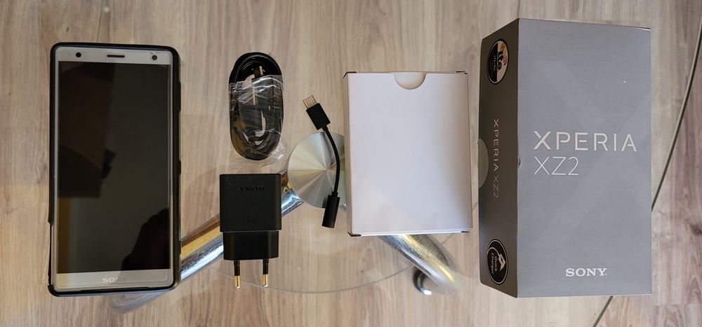 Sony Xperia XZ2 4/64GB cały komplet! Świetny stan!