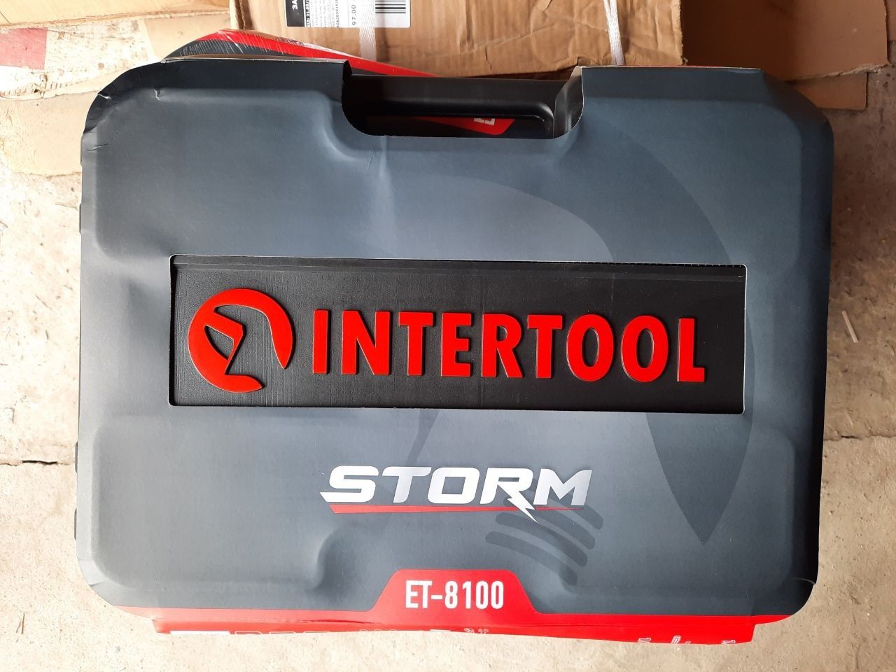 Набір  інструментів, головок 1/2", 1/4", 100од Cr-V  INTERTOOL ET-8100