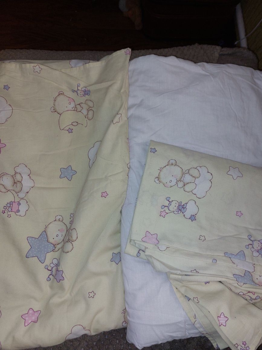 детская постель в кроватку одеяло подушка и белье