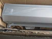 roleta zewnętrzna natynkowa srebrna ręczna 120 cm x 125 cm kaseta 14 c