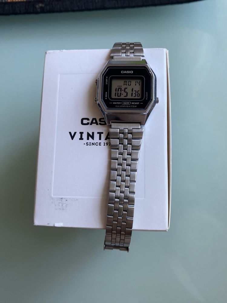 Наручний годинник CASIO LA680WA-1D оригінал