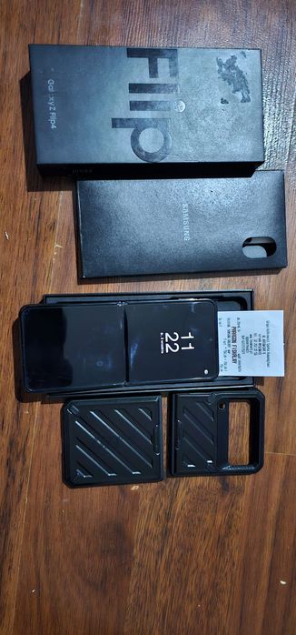 Samsung Galaxy Z flip 4 ram8/128gb stan bdb w100%sprawny oryginalne