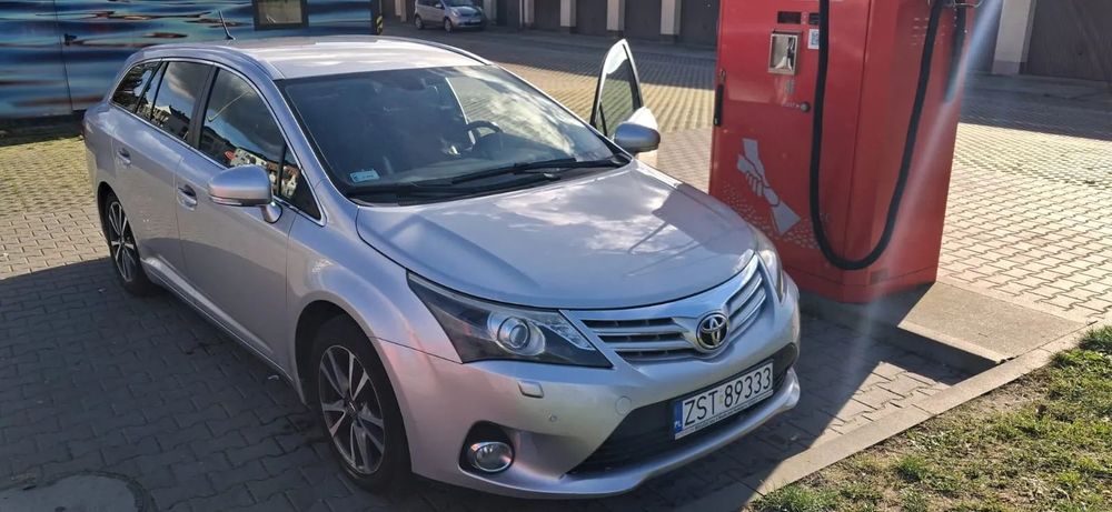Toyota Avensis Bogate wyposażenie, ekonomiczne auto (benzyna +LPG)