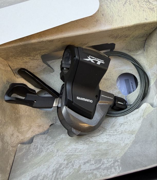 Nowa manetka Shimano XT SL-M8000-R 11s Obejma prawa