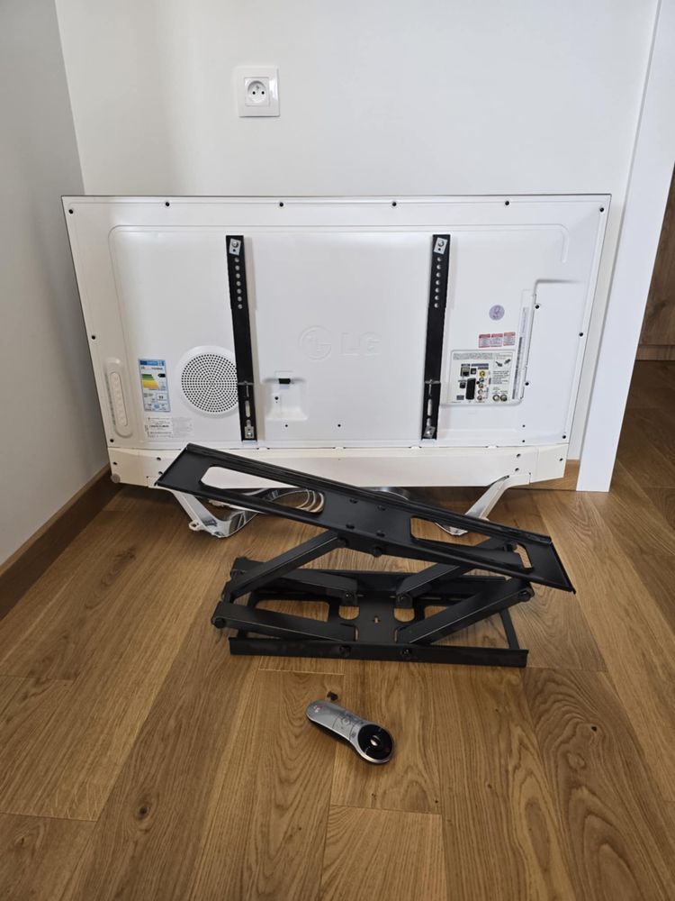 Telewizor LG 47LA7408 47” + uchwyt na ścianę