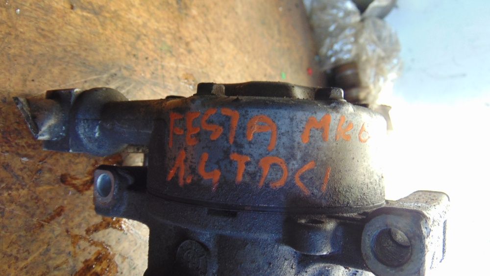 Lip55 Ford Fiesta MK6 1.4 TDCI sprezarka klimatyzacji