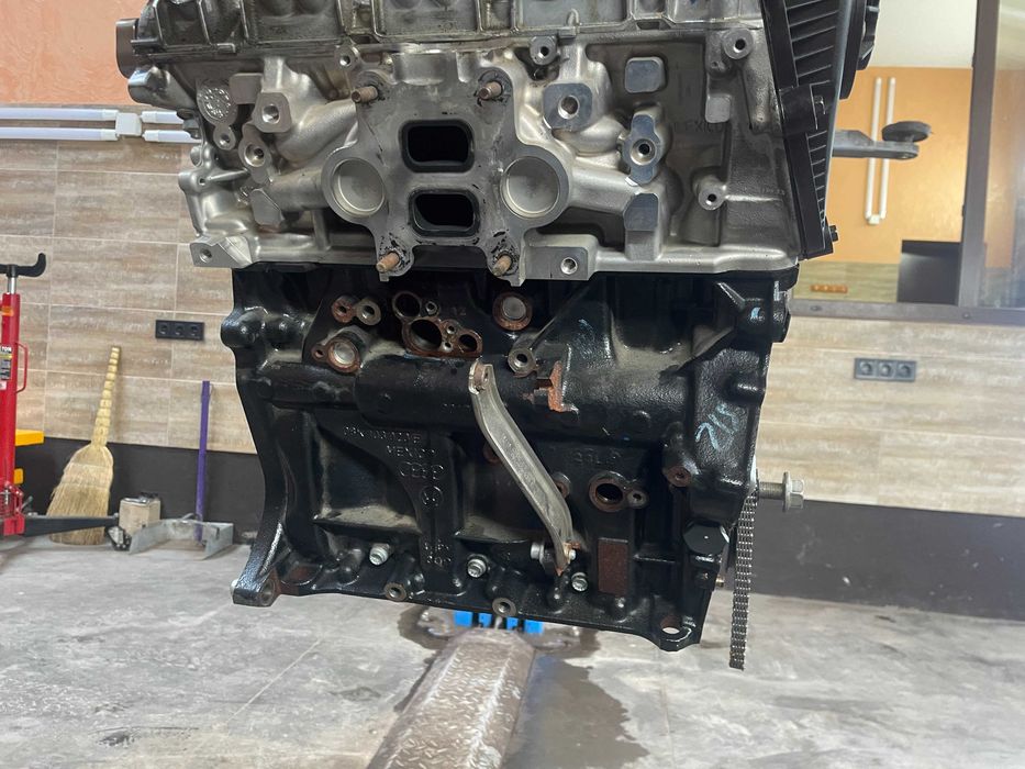 Двигун Audi Q5 80A 2.0tfsi DJY (без масляного насосу та піддону)