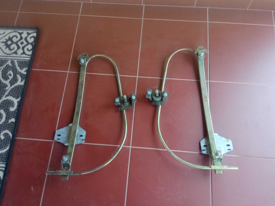 Склопідйомник механічний задній лівий правий дверки Рено 19 ручка