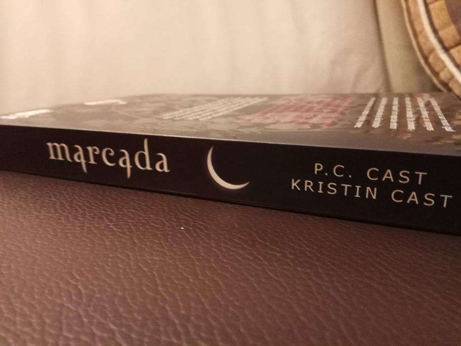 Livro- Marcada- P. C. Cast + Kristin Cast